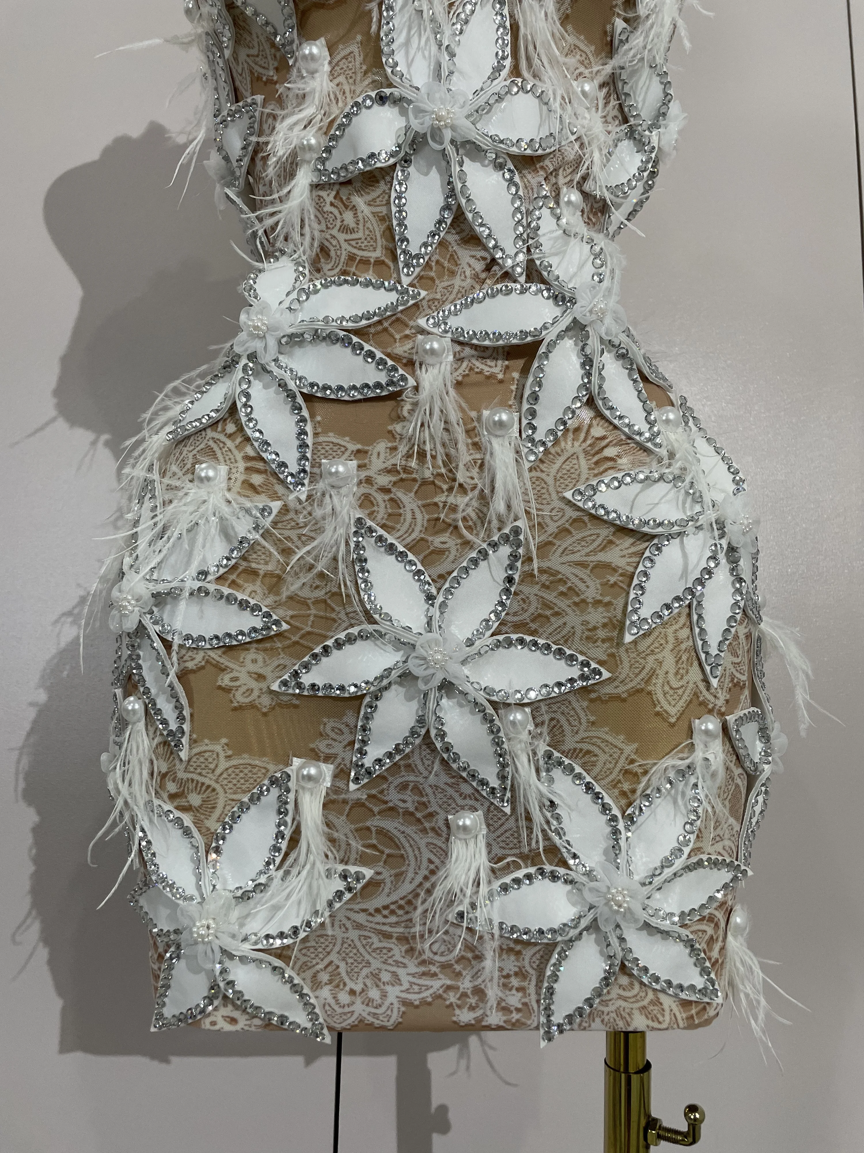 Sexy Sparkly Diamond Flowers Feathers White Transparent Slip Short Dress Evening Prom Celebrate Birthday Dress Photoshoot Wear