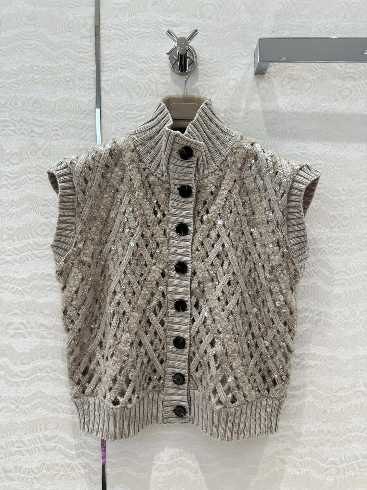 Ladies Autumn And Winter New High Quality Vest Cashmere Knitted Hollow Sequins Fashionable And Versatile