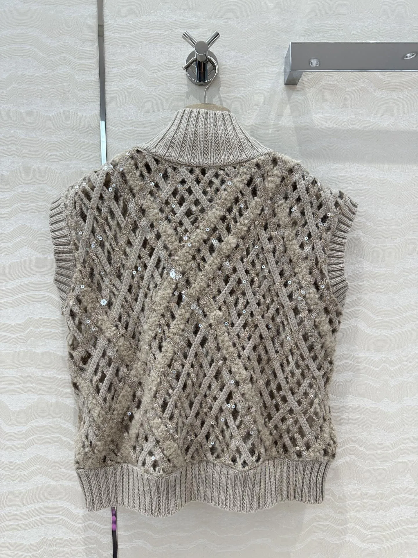 Ladies Autumn And Winter New High Quality Vest Cashmere Knitted Hollow Sequins Fashionable And Versatile