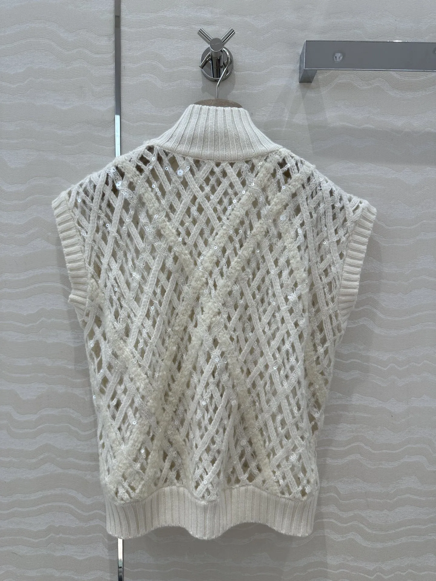 Ladies Autumn And Winter New High Quality Vest Cashmere Knitted Hollow Sequins Fashionable And Versatile
