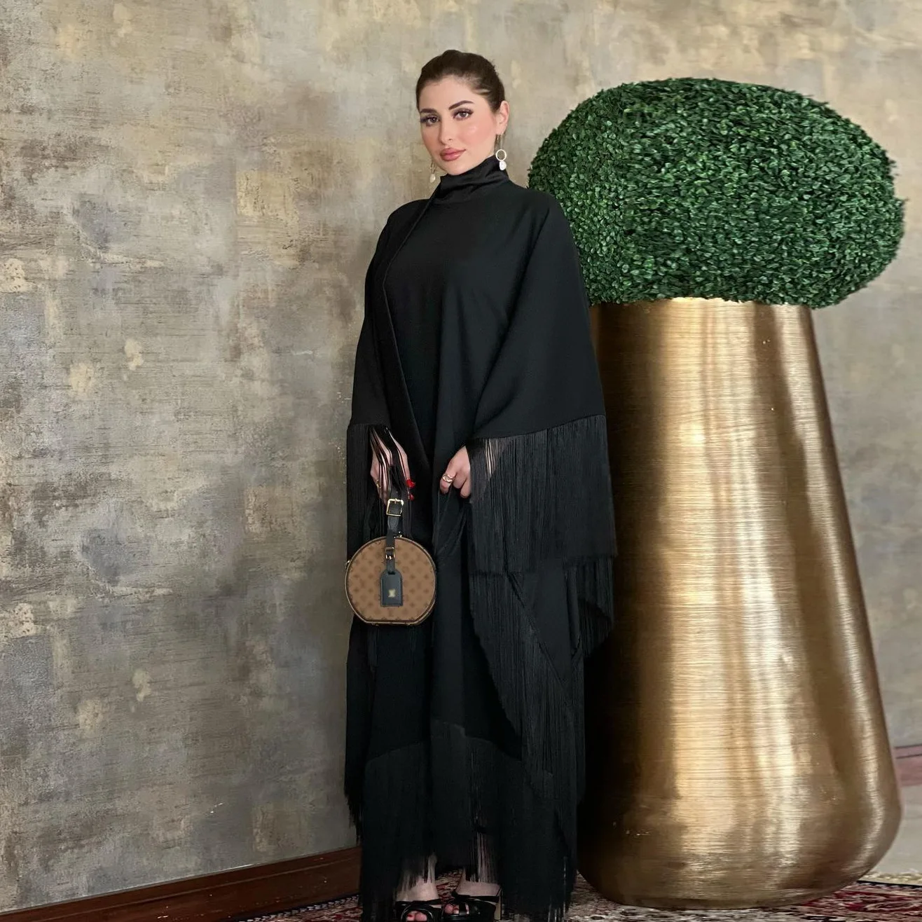Customized Muslim Woman Bat Sleeve Tassel Abaya Kaftan High Fashion Dresses Modest Party Evening Dress Middle East Muslim Robe