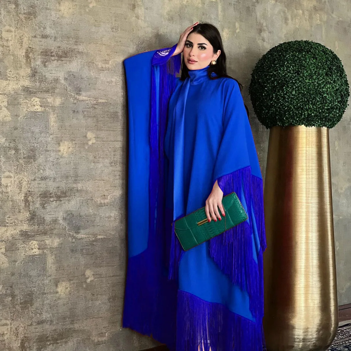 Customized Muslim Woman Bat Sleeve Tassel Abaya Kaftan High Fashion Dresses Modest Party Evening Dress Middle East Muslim Robe