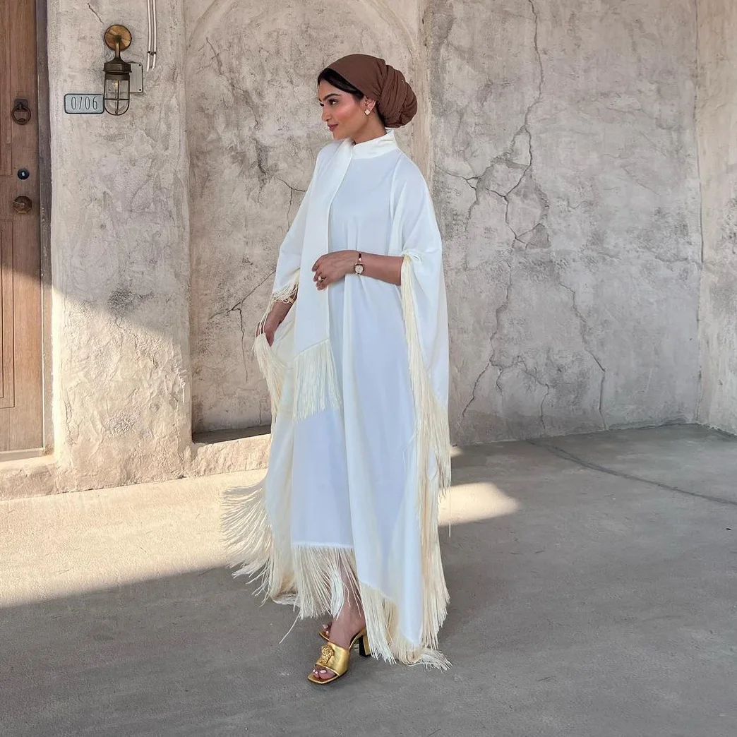 Customized Muslim Woman Bat Sleeve Tassel Abaya Kaftan High Fashion Dresses Modest Party Evening Dress Middle East Muslim Robe