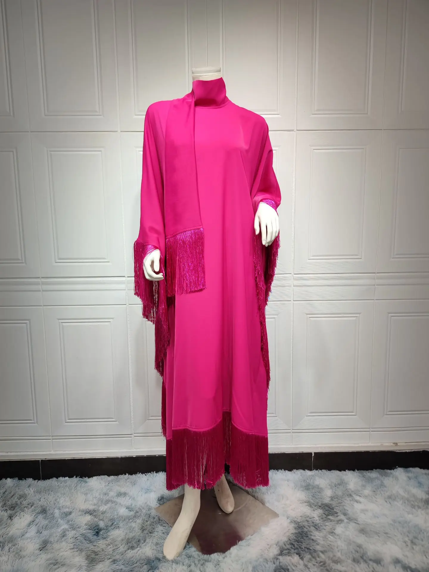 Customized Muslim Woman Bat Sleeve Tassel Abaya Kaftan High Fashion Dresses Modest Party Evening Dress Middle East Muslim Robe