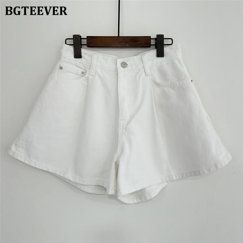 BGTEEVER Summer Loose Pockets Wide Leg Denim Shorts Women Casual High Waist Single Button Ladies Jeans Shorts