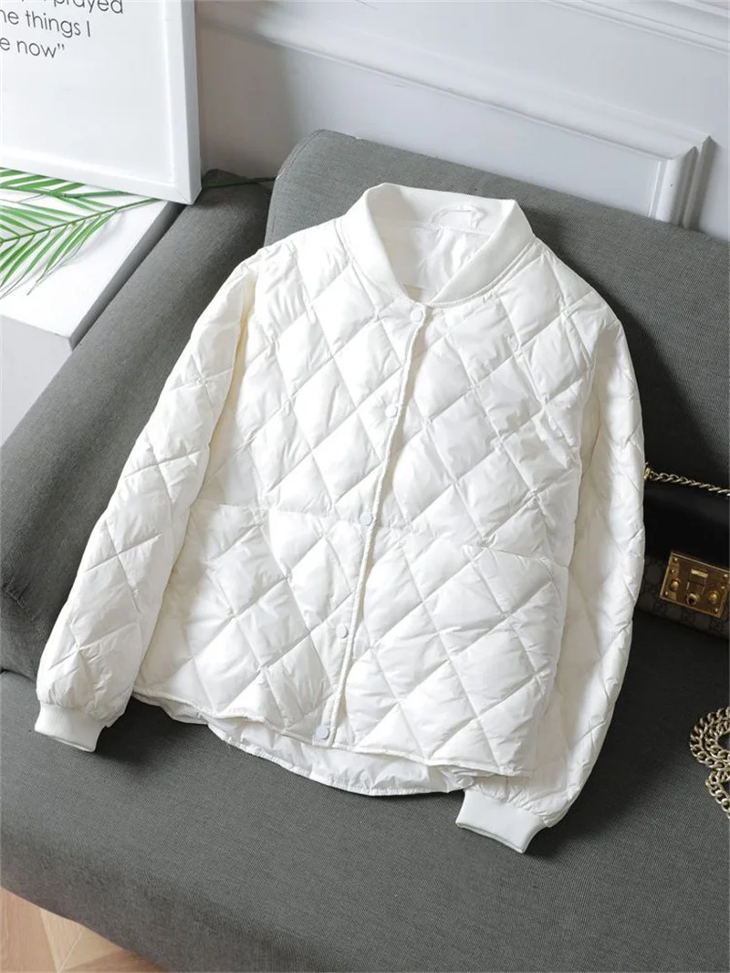 2025 New Lightweight Hooded Down Cotton Women Wear Fashion Short Coat Qulited Autumn Winter Cotton-Padded Jacket Female Black