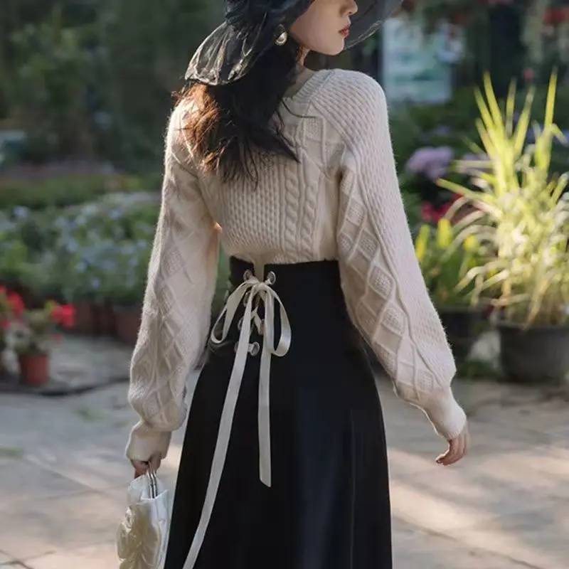 2025 New Korean Women's Graceful Vintage Clothing Lady Square Collar Sweater Red Skirts Outfits French Long Sleeve Knit Pullover