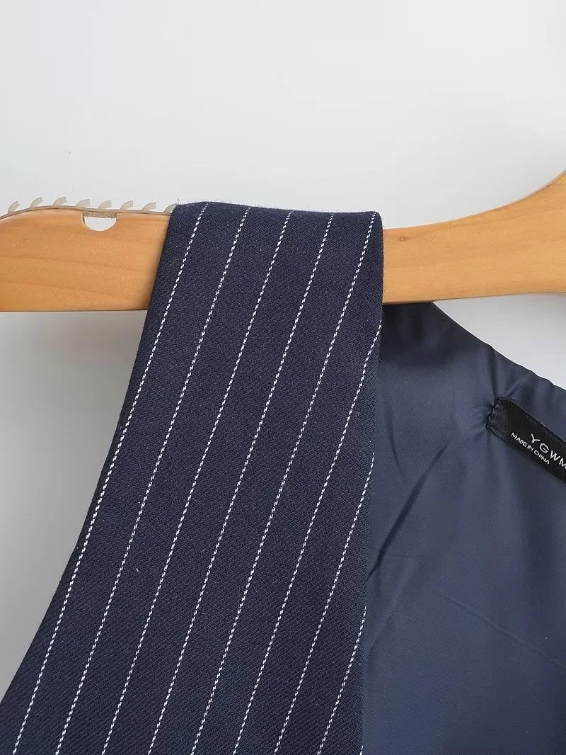 KEYANKETIAN Summer New Hidden Buckle Navy Blue Striped Vest British Style Women's V-Neck Slim Short Cardigan Sleeveless Top