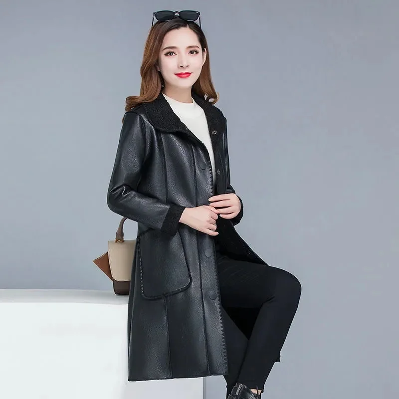 Leather Coat Women Mid length Mother Wear 2023 Autumn/Winter New Korean Version Versatile Loose Fit Velvet Windbreaker Fur Coat