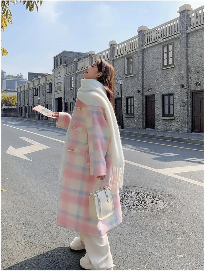 2023 Autumn and Winter New Loose Pink Cowhorn Button Woolen Coat Women's New Fat Sister Sweet Little Man Woolen Coat Commuter V1