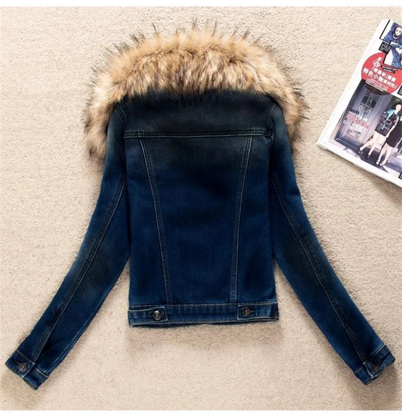 2023 Autumn Winter Fleece Denim Jacket Women Big Fur Collar Short Coat Thicken Velvet Liner Warm Tops Lady Jean Coat Outerwear