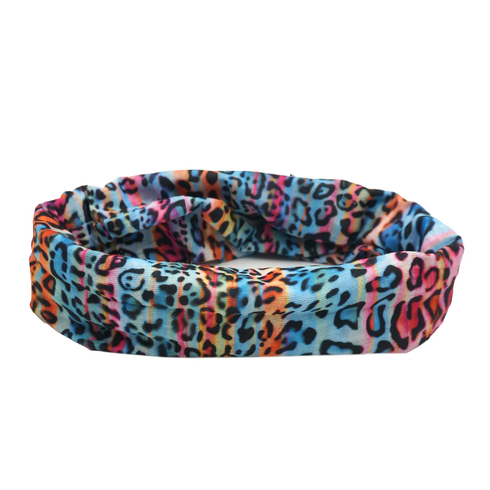 Animal Printed Neck Gaiter Bandana Leopard Pattern Tube Scarf for Women Men Headband for Cycling Hunting Hiking Camping Biking