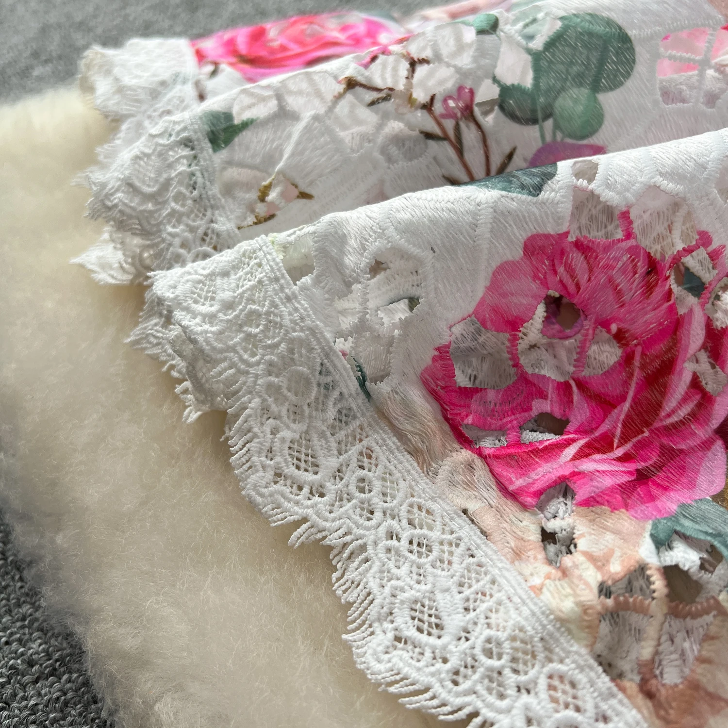 Runway Summer Flower Embroidery Crochet Lace Evening Prom Holiday Dress Women Short Sleeve Lace Patchwork Midi Vestidos 6949