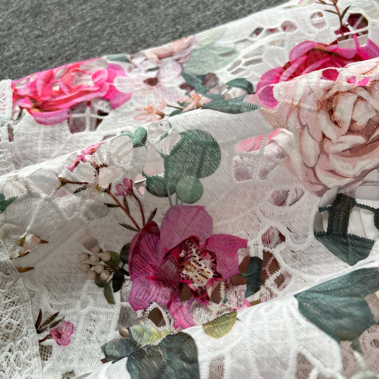 Runway Summer Flower Embroidery Crochet Lace Evening Prom Holiday Dress Women Short Sleeve Lace Patchwork Midi Vestidos 6949