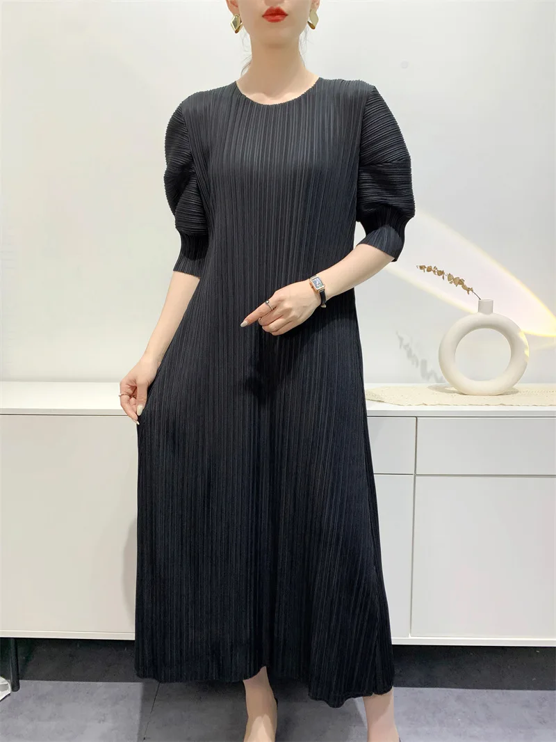 YUDX Miyake Pleated Fashion Women's Dresses Loose Plus Size Medium-length Round Neck Short-sleeved Girls Dresses 2024 Summer New