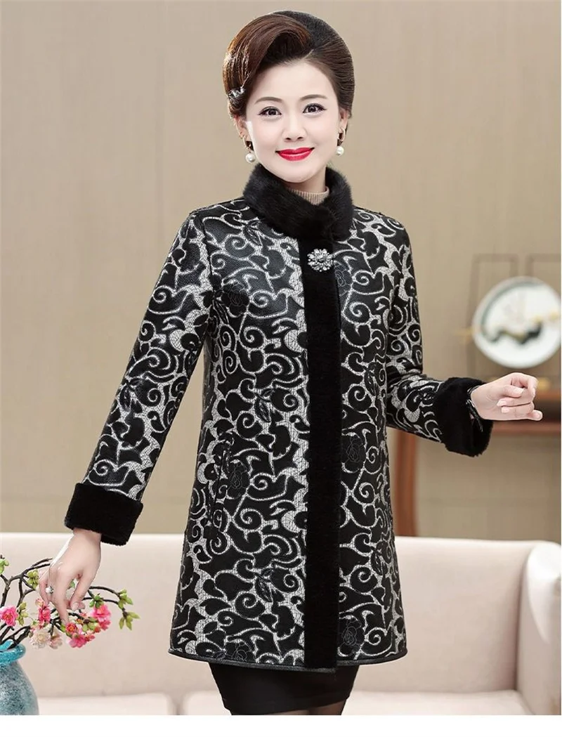 Fur Integrated Mink Fur Coat For Women Mid to Long Length Mink Collar 2026 Winter Thick Fur Coat For Middle-Aged Elderly People2