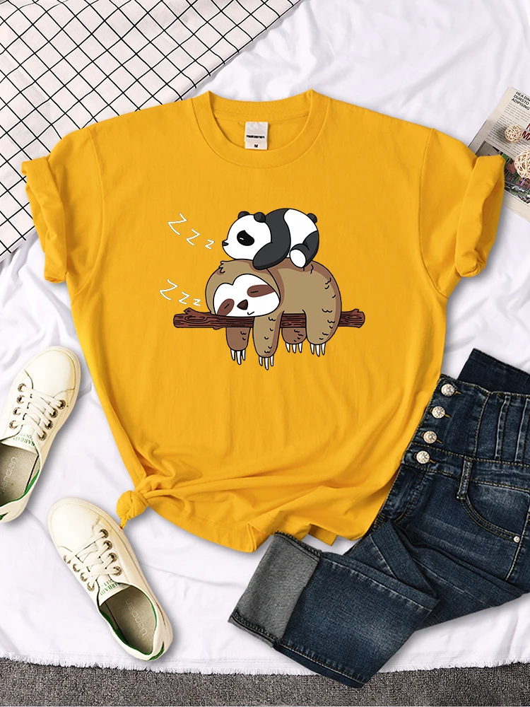 Panda Lying On A Sloth Printed Woman T-shirt Round Neck New Tshirts Fit Tee Shirt Oversized Short Sleeve Womens Tshirts