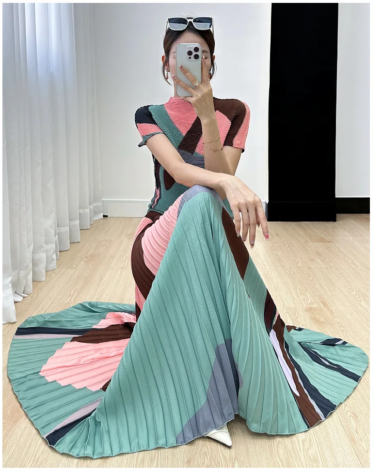 Miyake Temperament High-end Set For Women 2023 New High-end Printed Short Sleeved Top+Half Skirt Pleated Women Two Peice Sets