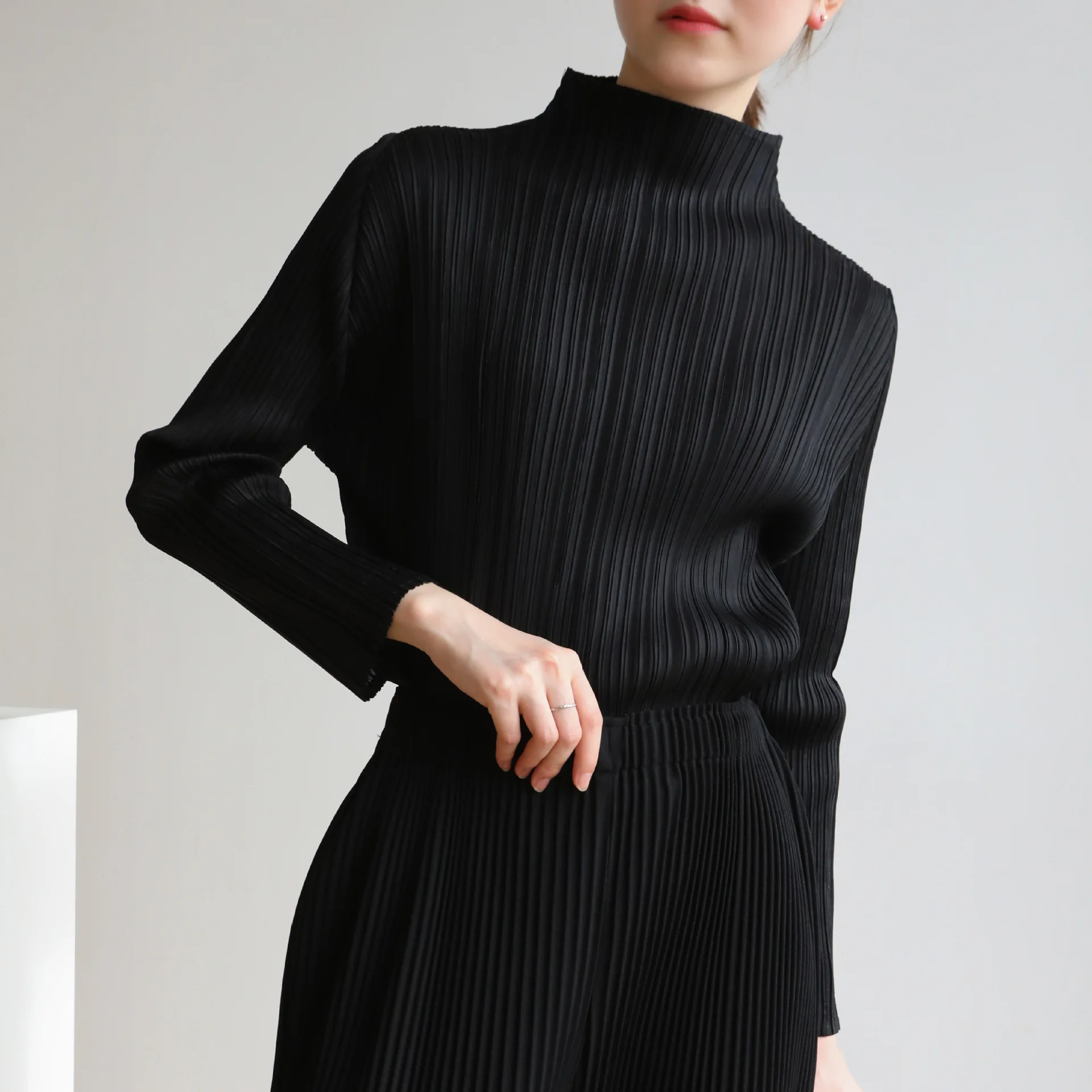 YUDX Miyake Pleated 2024 New Model Tops High Fashion Designer New Aesthetic Clothing Long Sleeve Turtleneck T-Shirt for Women's