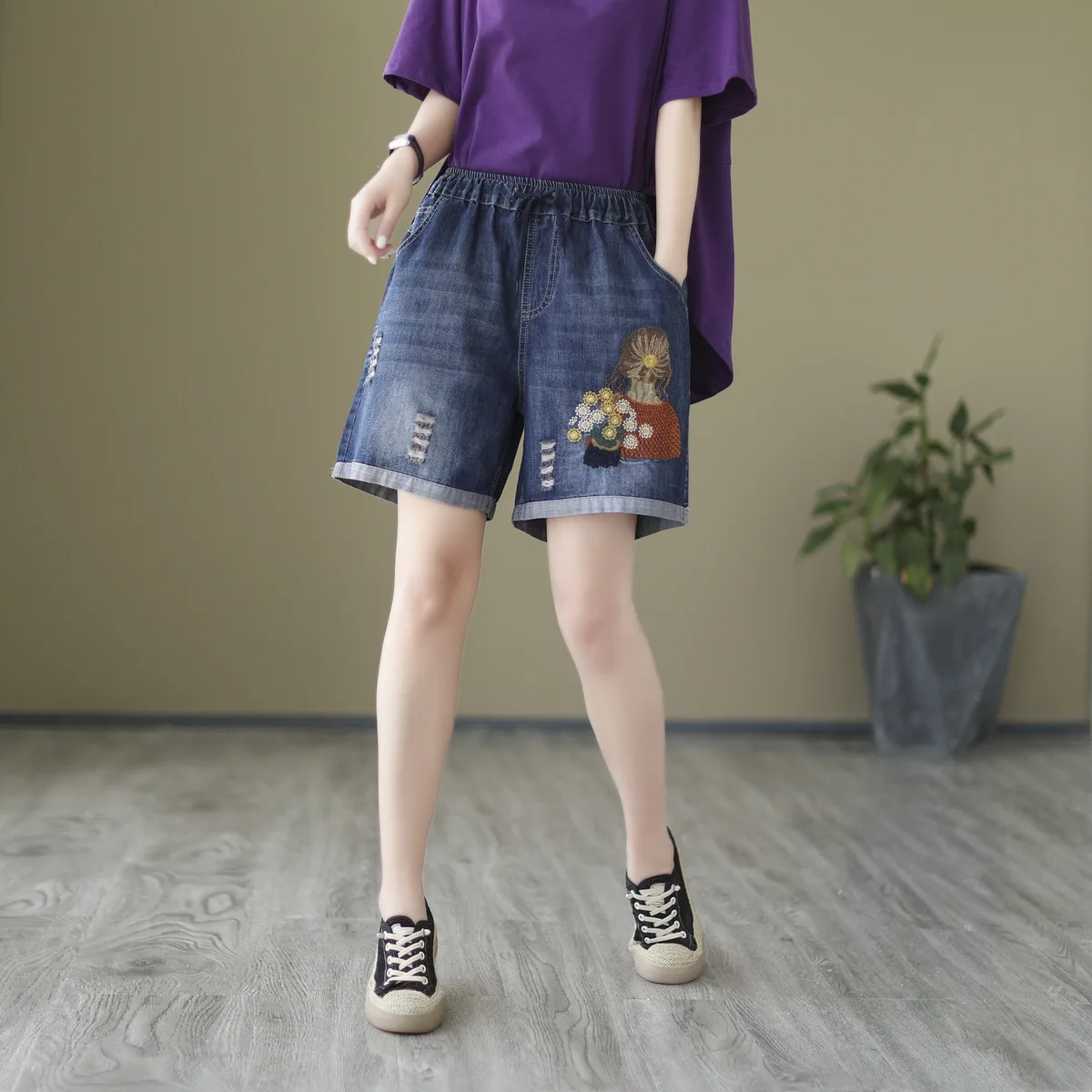 Ethnic Embroidery Denim y2k Shorts Women Summer Japan Fashion Elastic Waist Five-pointed Star Appliques Jean Shorts