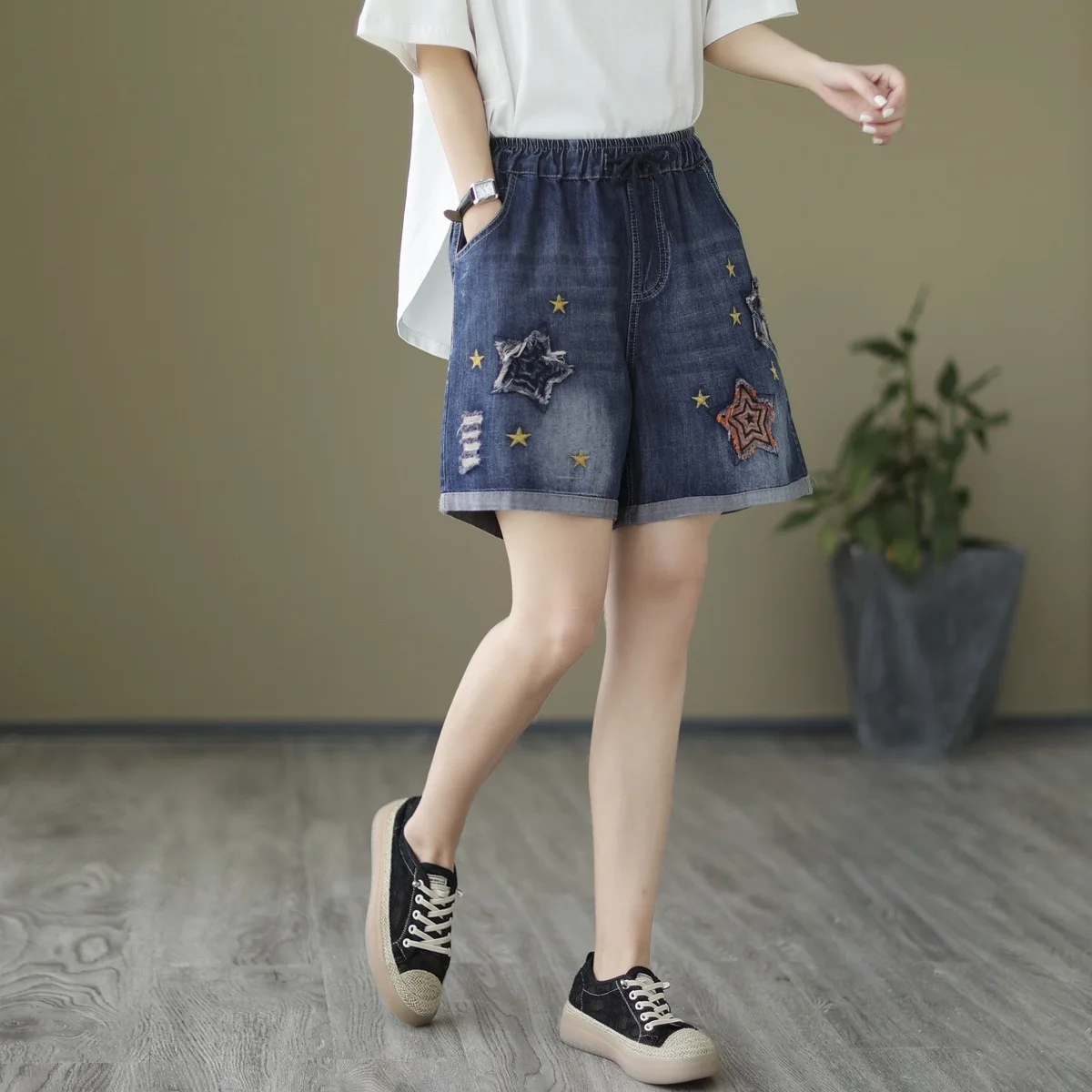 Ethnic Embroidery Denim y2k Shorts Women Summer Japan Fashion Elastic Waist Five-pointed Star Appliques Jean Shorts