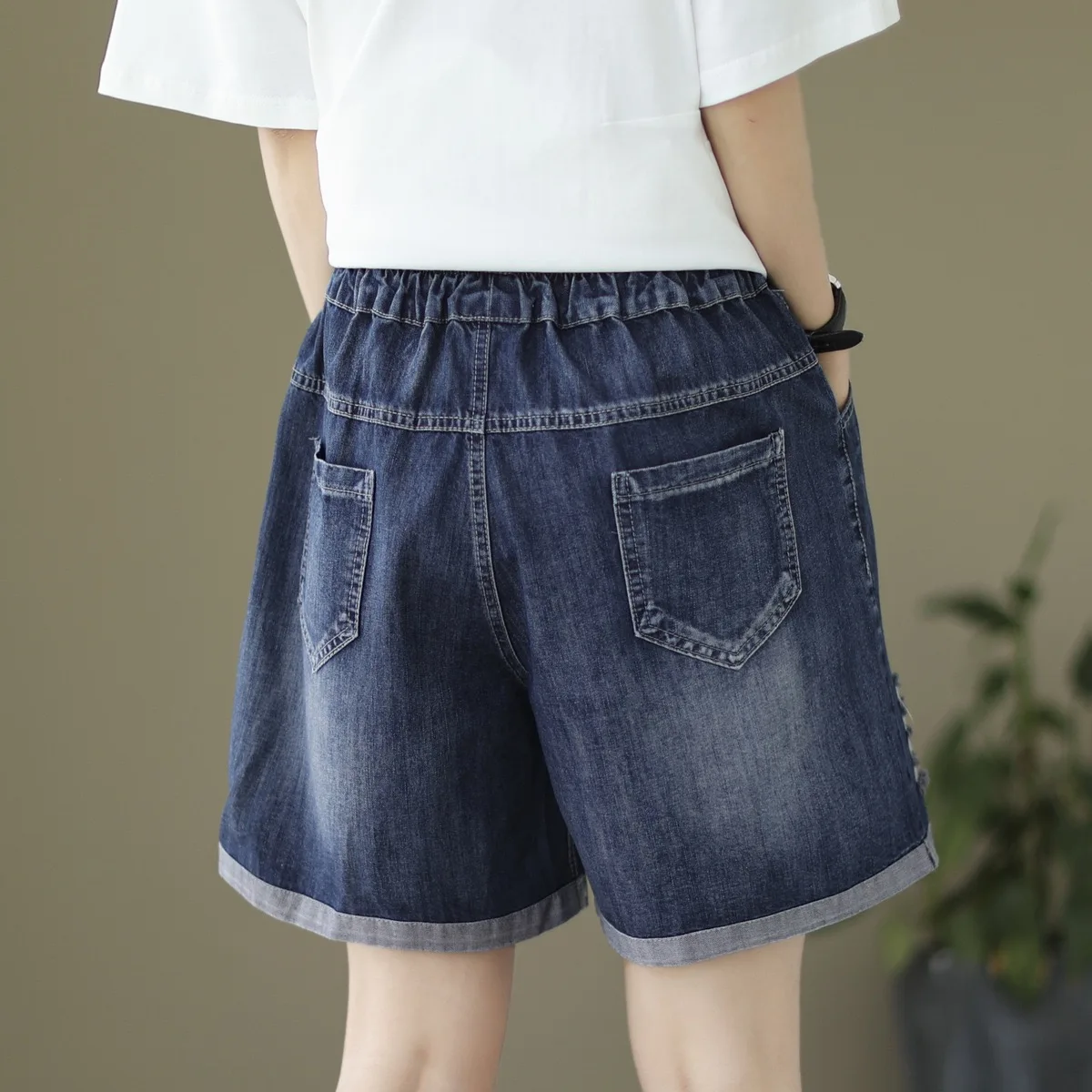 Ethnic Embroidery Denim y2k Shorts Women Summer Japan Fashion Elastic Waist Five-pointed Star Appliques Jean Shorts