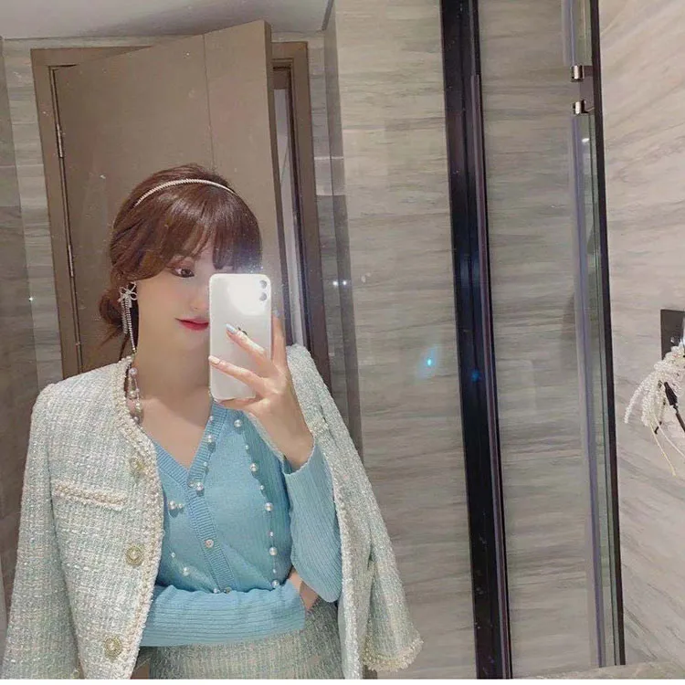 French Autumn Winter Lady Small Fragrance Wind Set 2025 New All-match Tweed Jacket Female Temperament Short Skirt Two-piece Suit
