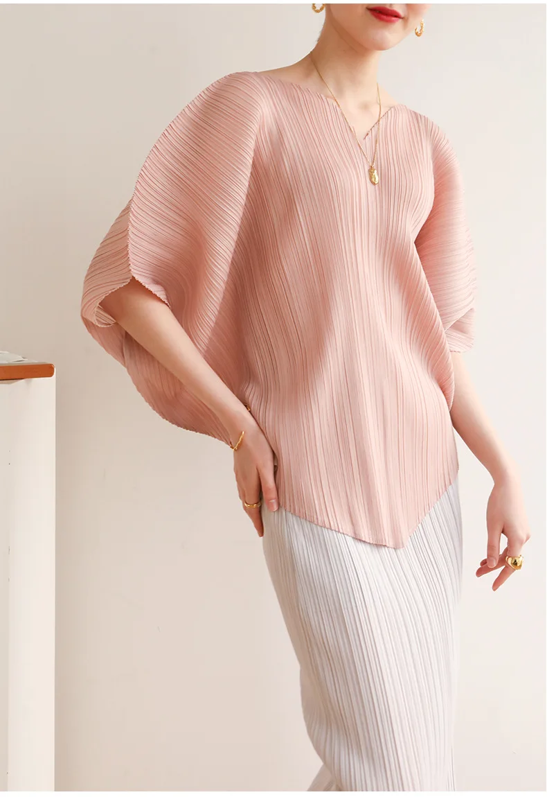 Miyake Pleated Women's Fashion V-neck Loose T-shirt 2024 Spring/Summer Fashion Korean Edition Underlay Top