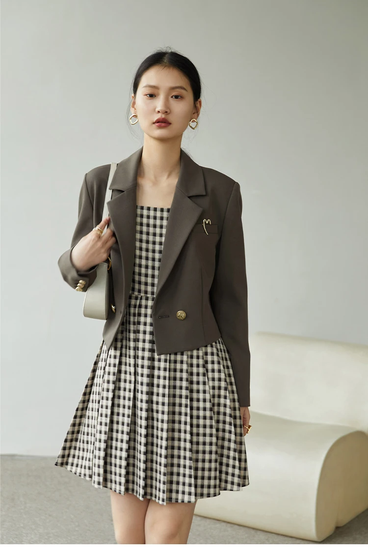 ZIQIAO Autumn Suit Collar Full Regular Sleeve Short Blazers Loose Office Lady Detachable Brooch Double Breasted Spring Jackets