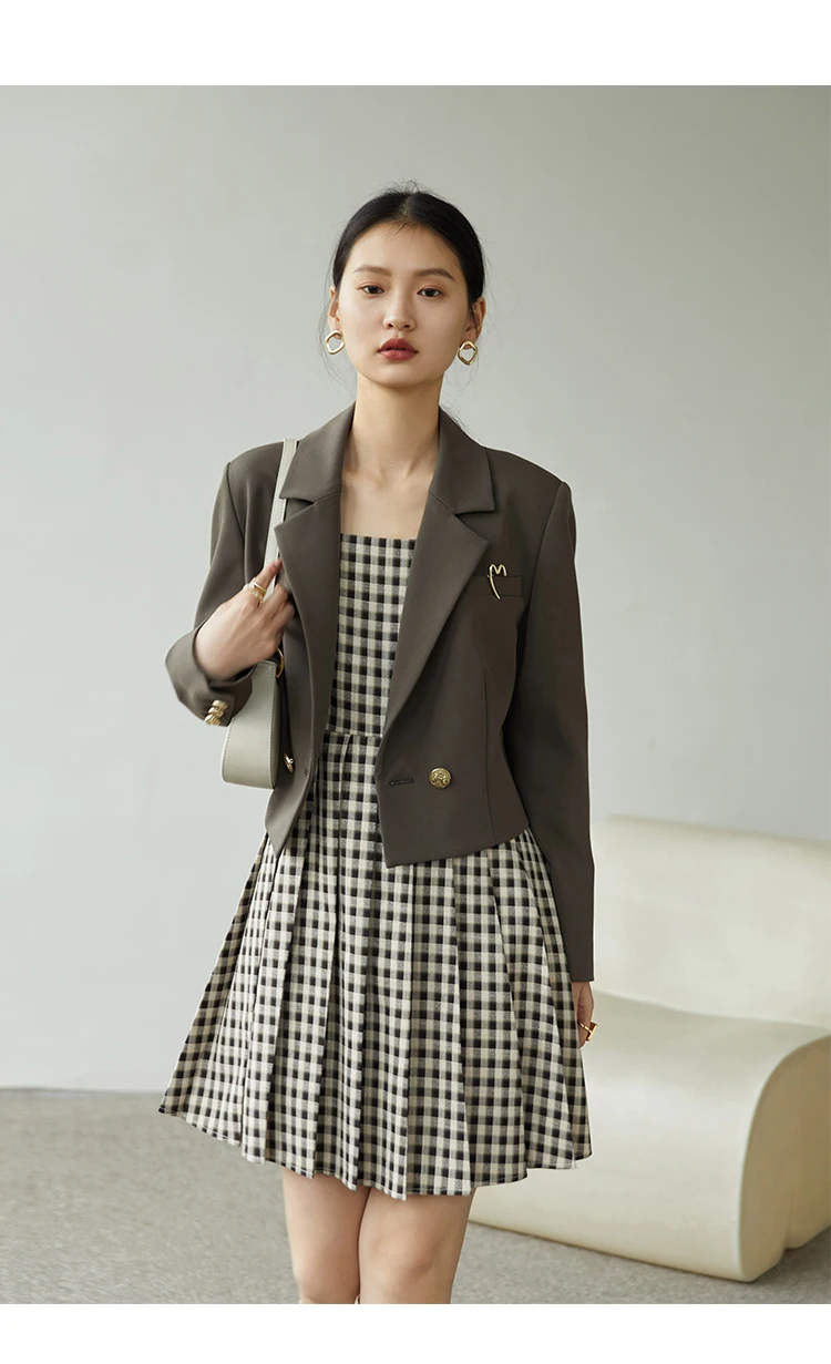 ZIQIAO Autumn Suit Collar Full Regular Sleeve Short Blazers Loose Office Lady Detachable Brooch Double Breasted Spring Jackets