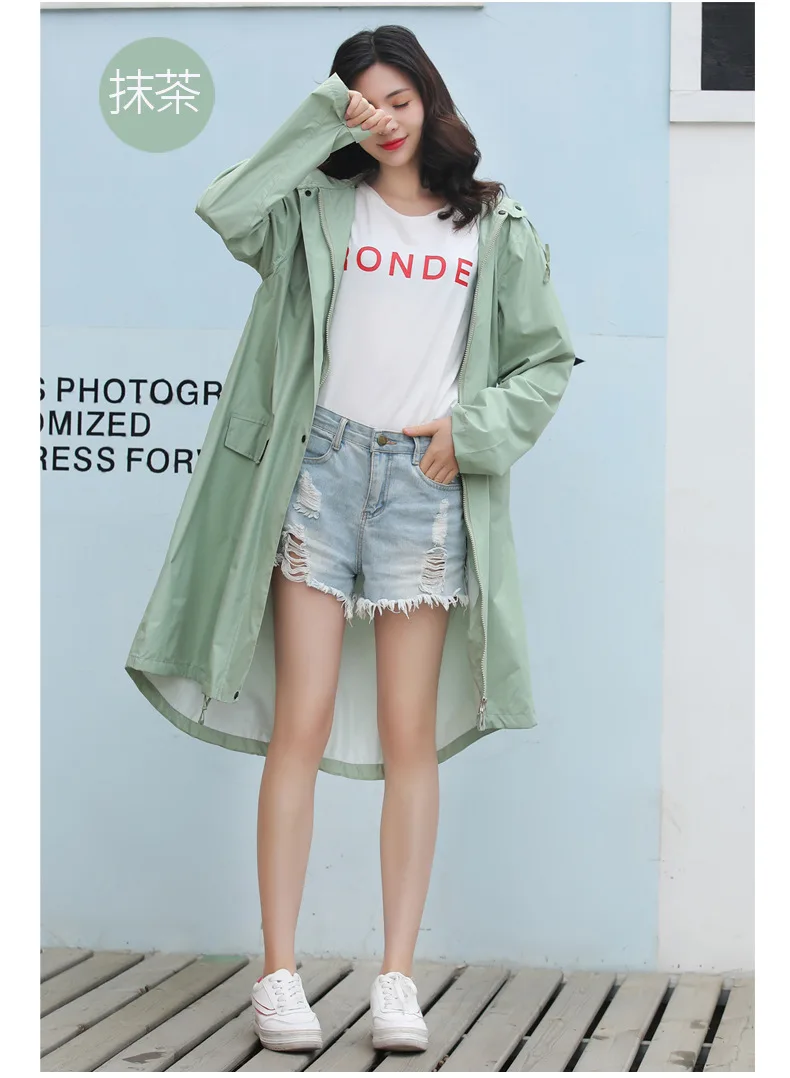 Men's and Women's Waterproof and Windproof Hooded Outdoor Hiking, Leisure and Fashionable Windbreaker Raincoat and Rain Gear