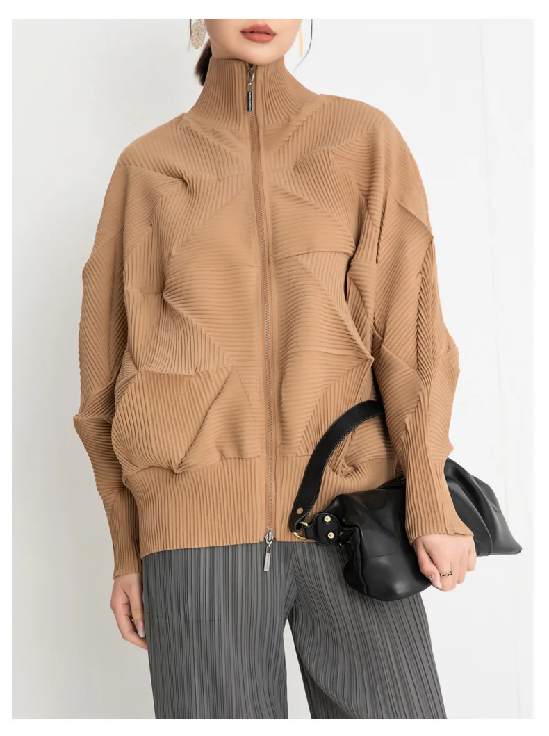 Miyake Pleated Coat High-end Fashion Temperament Women's 2024 New Handmade Flower Bud Bat Sleeve Zipper Cardigan Top