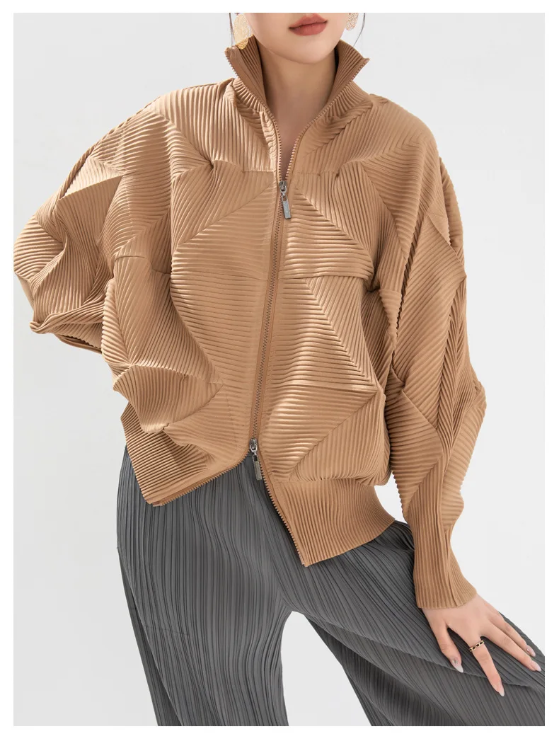 Miyake Pleated Coat High-end Fashion Temperament Women's 2024 New Handmade Flower Bud Bat Sleeve Zipper Cardigan Top