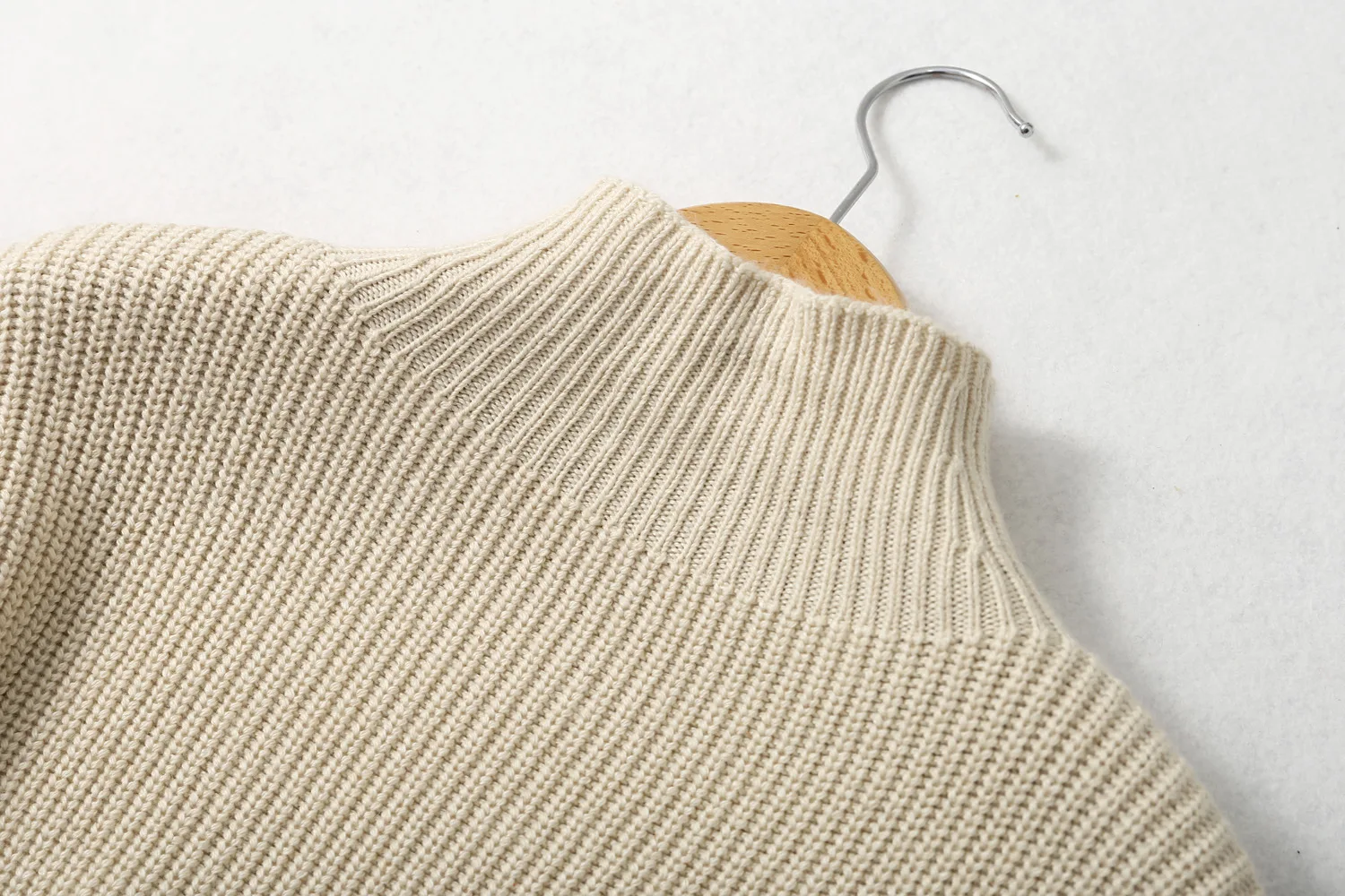 BirdTree 85% Silk 15% Cashmere Sweater, Women Beige Warm Mock Neck, Everyday Long Sleeve Solid Pullover, 2026 Spring T41872QC