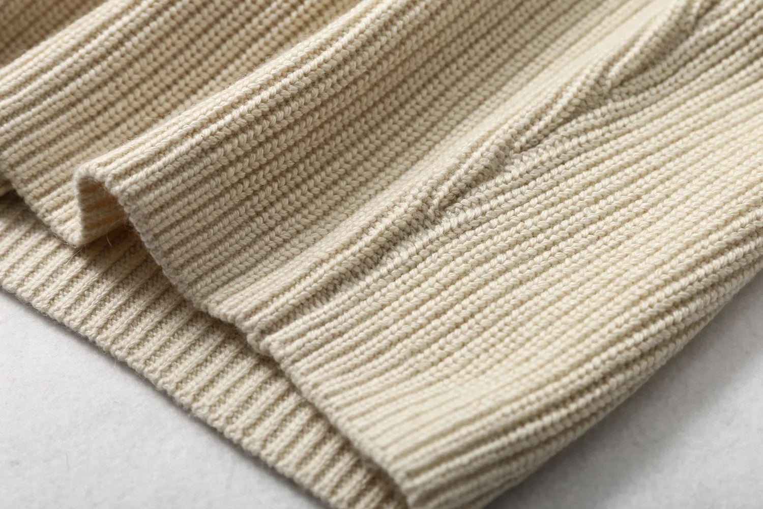 BirdTree 85% Silk 15% Cashmere Sweater, Women Beige Warm Mock Neck, Everyday Long Sleeve Solid Pullover, 2026 Spring T41872QC