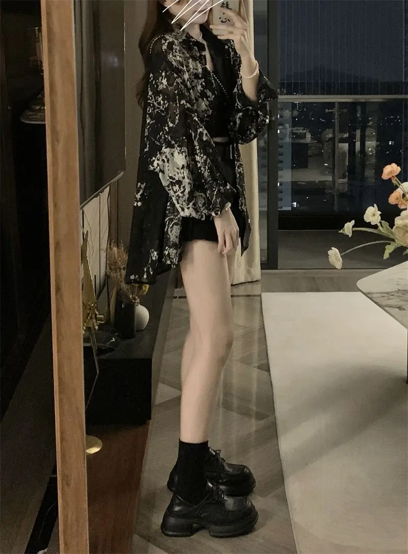 2025 Long Sleeve Shirts Women Loose Tie Dye Gothic Streetwear Casual Tops Woman Blouses Vintage Fashion Design Shirts Female