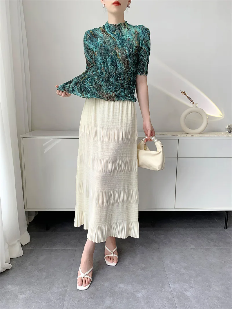 Miyake Pleated Tie Dye Printed T-shirt Fashionable Semi High Neck Temperament Top 2025 Summer New High Stretch Shirt