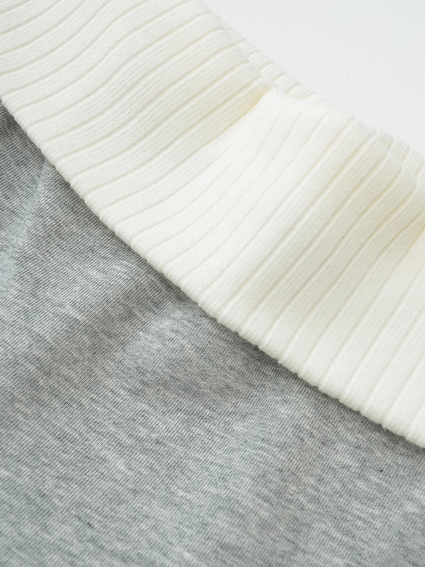 Spicy Girl Europe/America Style Color Blocked Short Cropped Hooded Sweatshirt+high Waisted Sexy Pleated Skirt Two Piece Set GXYW