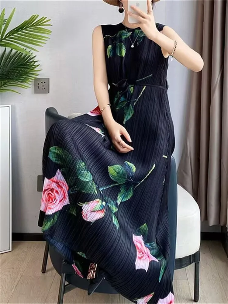 2025 Evening Dresses Womens Dresses Miyake Pleated Rose Print Loose Sleeveless Dress Women's Long Summer new Lace-up Vest kirt
