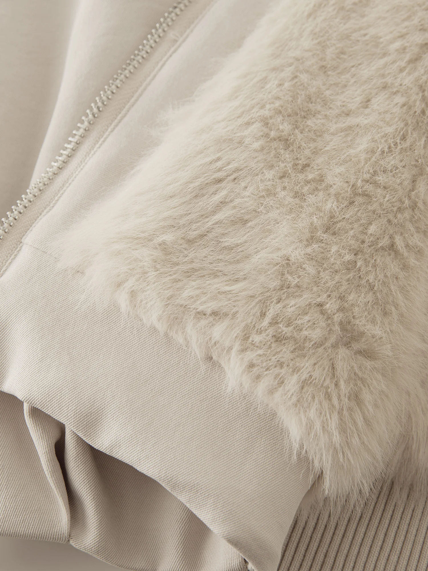 ZIQIAO LightWarm Women's Reversible Vintage Workwear Faux Fur Collar Drop Shoulder Sleeves Short Coat 2025 Winter New Arrival