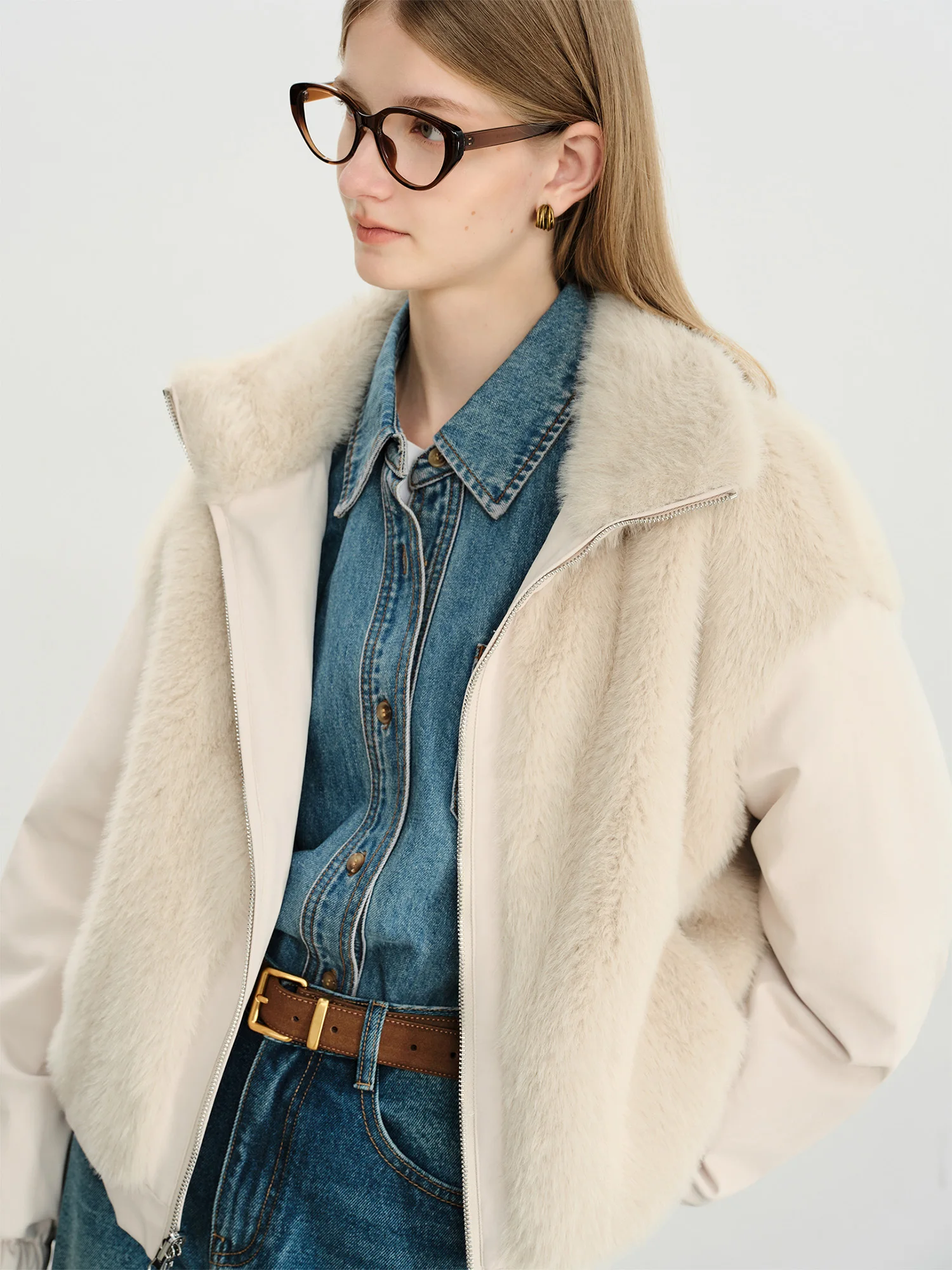 ZIQIAO LightWarm Women's Reversible Vintage Workwear Faux Fur Collar Drop Shoulder Sleeves Short Coat 2025 Winter New Arrival