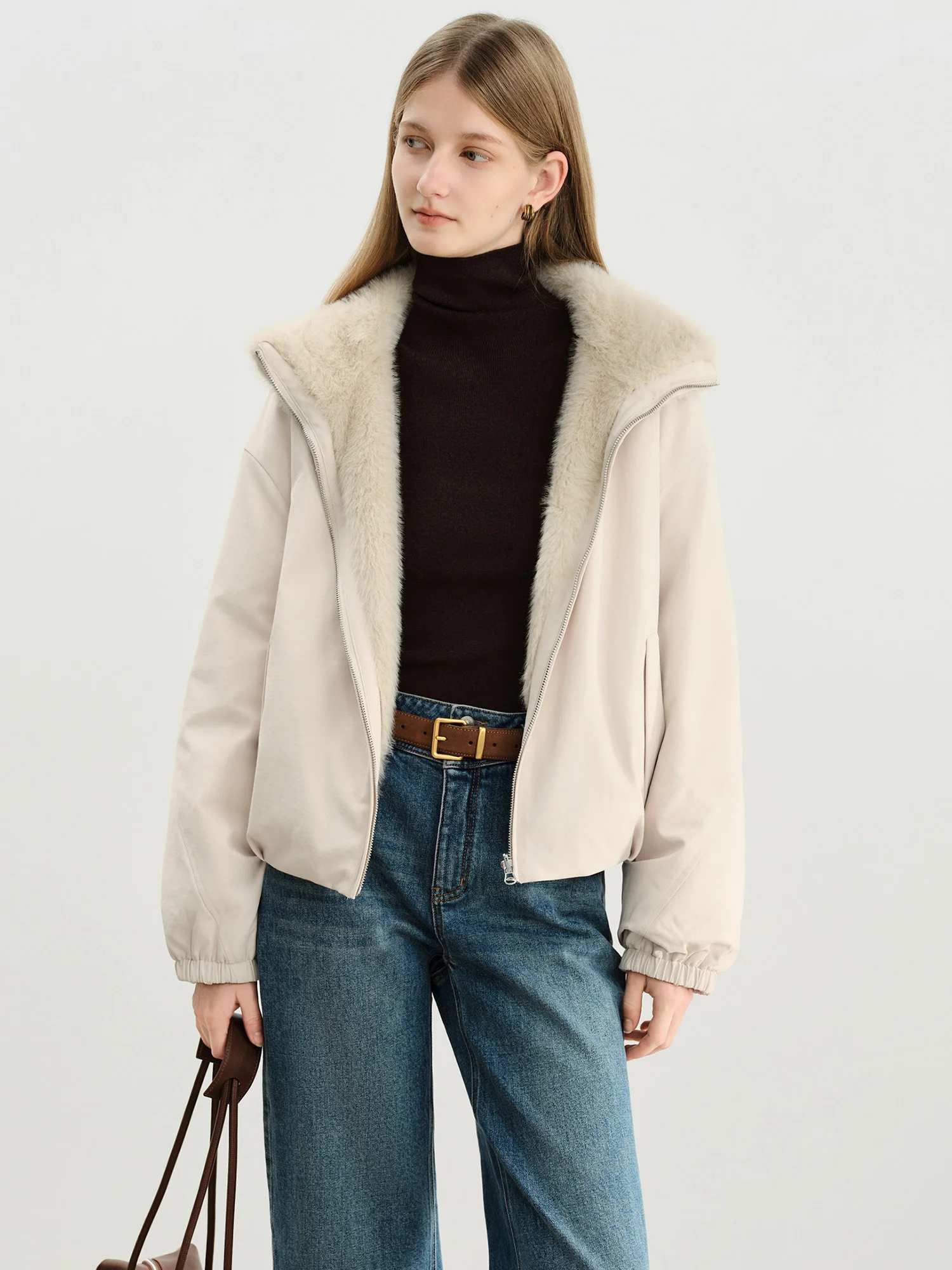 ZIQIAO LightWarm Women's Reversible Vintage Workwear Faux Fur Collar Drop Shoulder Sleeves Short Coat 2025 Winter New Arrival