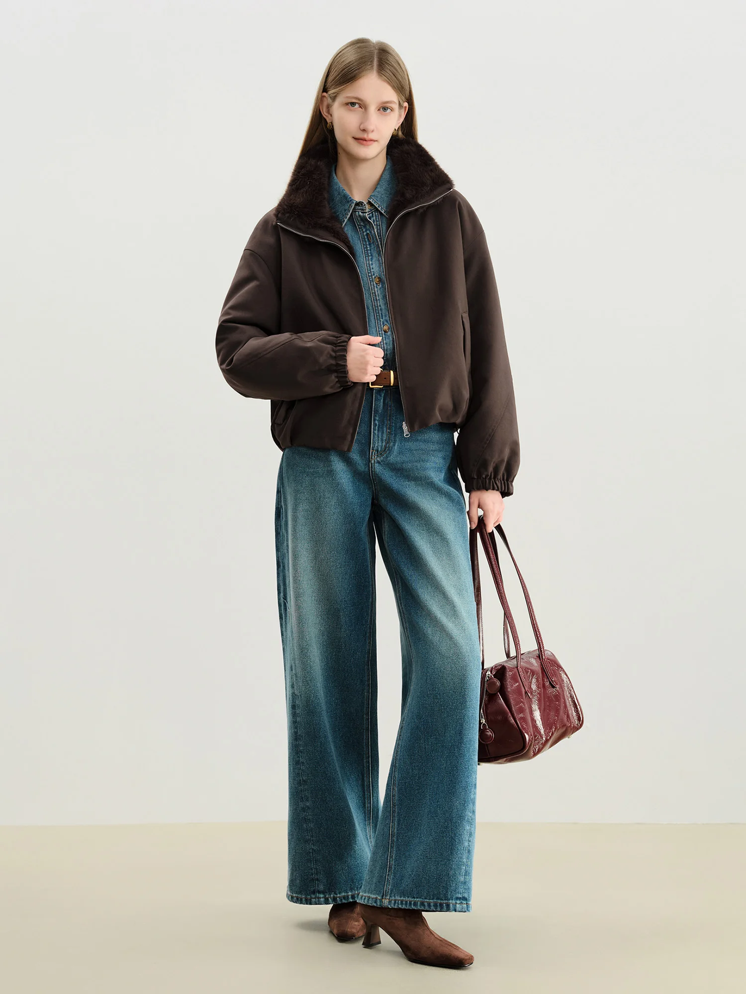 ZIQIAO LightWarm Women's Reversible Vintage Workwear Faux Fur Collar Drop Shoulder Sleeves Short Coat 2025 Winter New Arrival