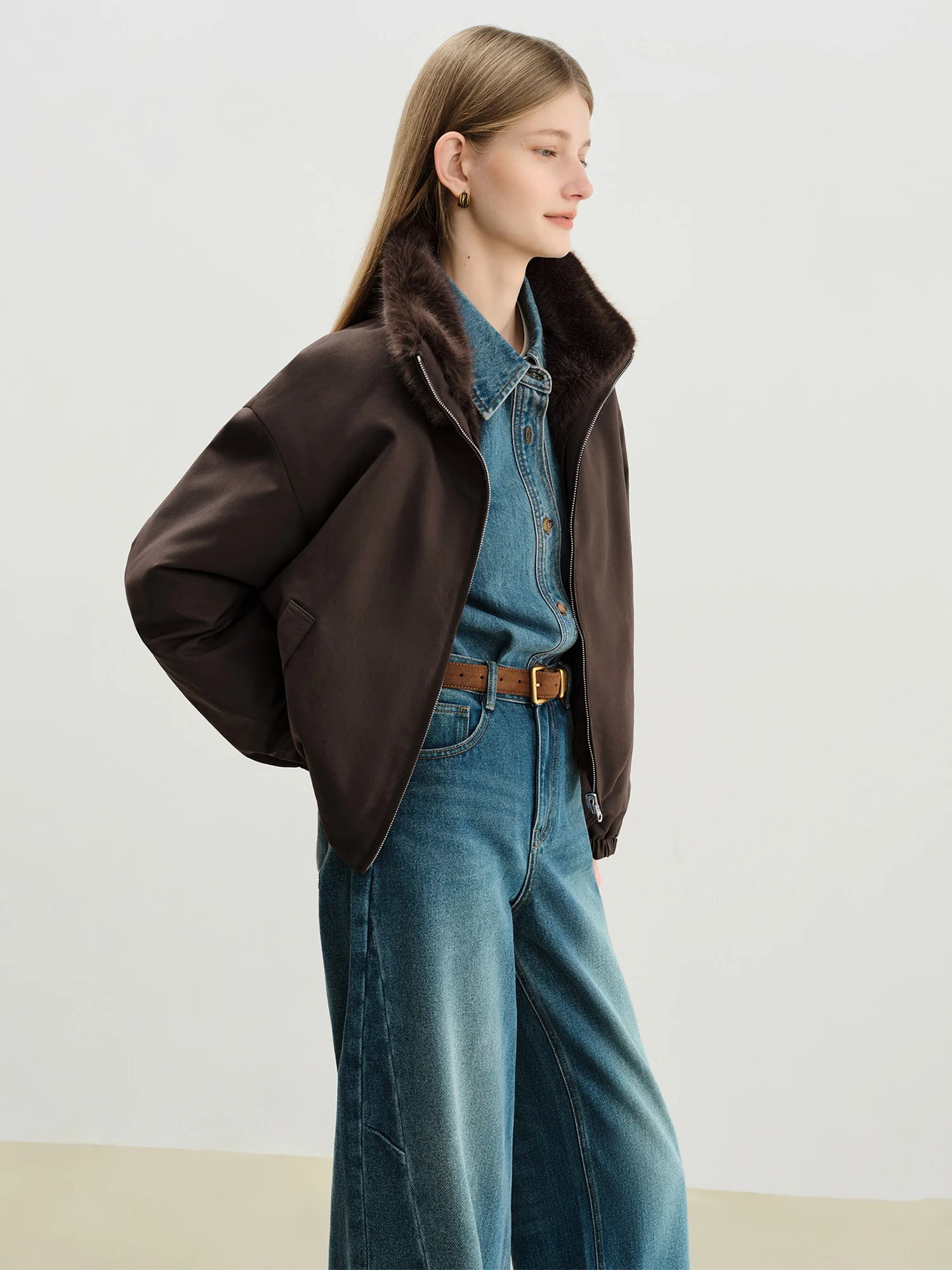 ZIQIAO LightWarm Women's Reversible Vintage Workwear Faux Fur Collar Drop Shoulder Sleeves Short Coat 2025 Winter New Arrival