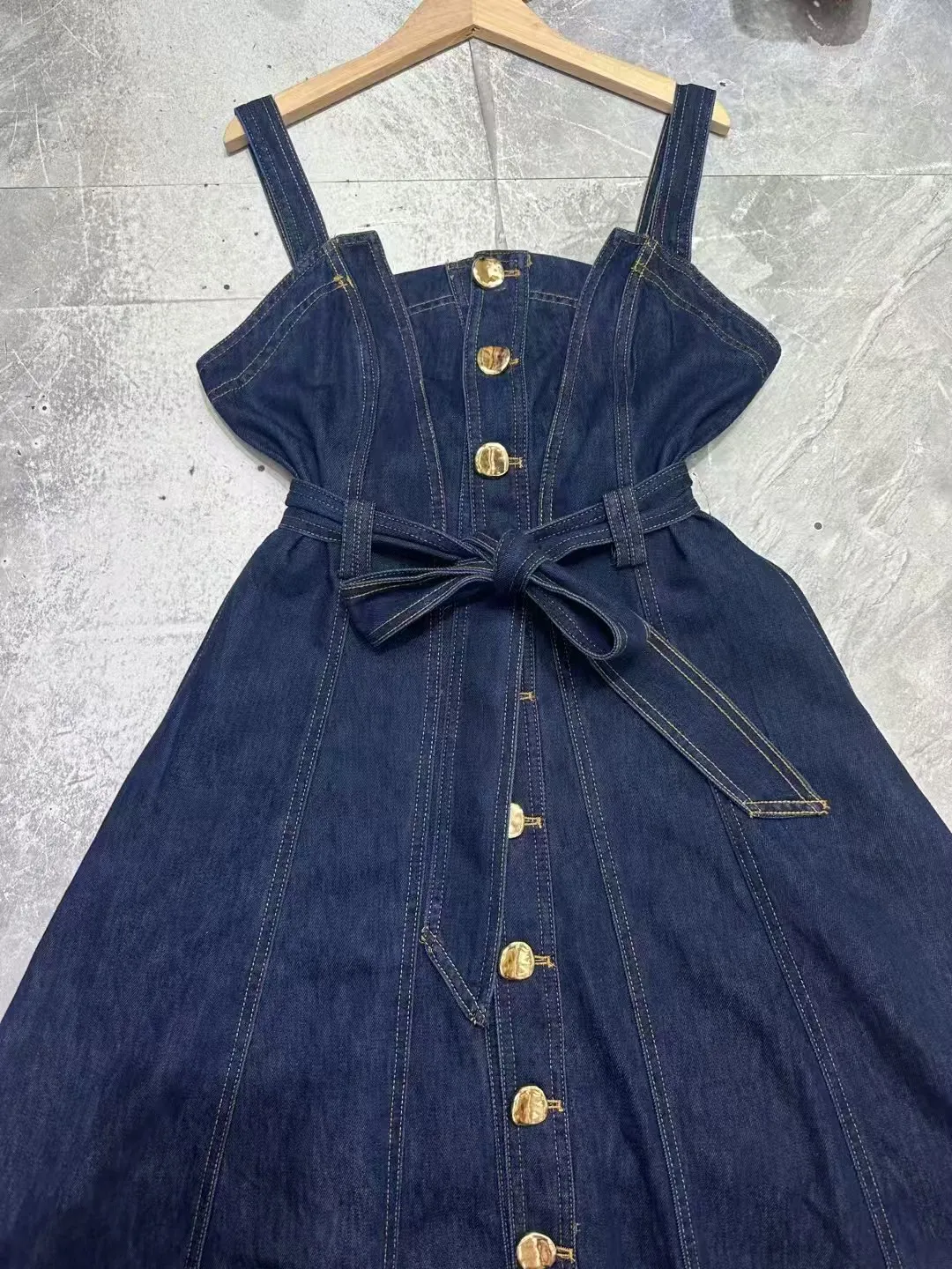 High Quality Autumn Women's Sleeveless Denim Causal Fitted Bodice Dress with Twin Belt Loops
