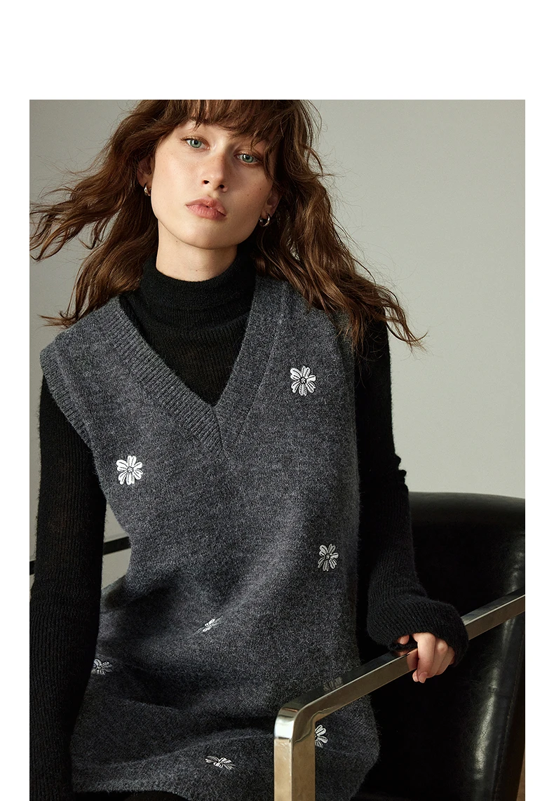 TOYOUTH Women Dresses 2025 Winter New Sleeveless Tank Dress Arctic Fleece Embroidered V-neck Knitted Dress