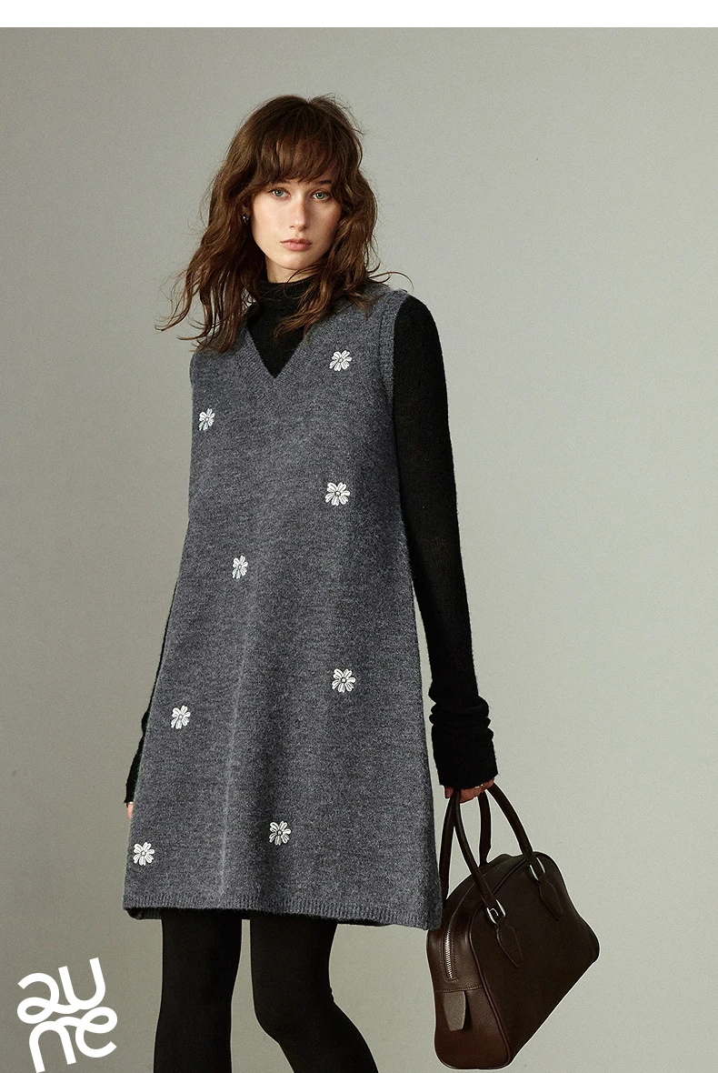 TOYOUTH Women Dresses 2025 Winter New Sleeveless Tank Dress Arctic Fleece Embroidered V-neck Knitted Dress