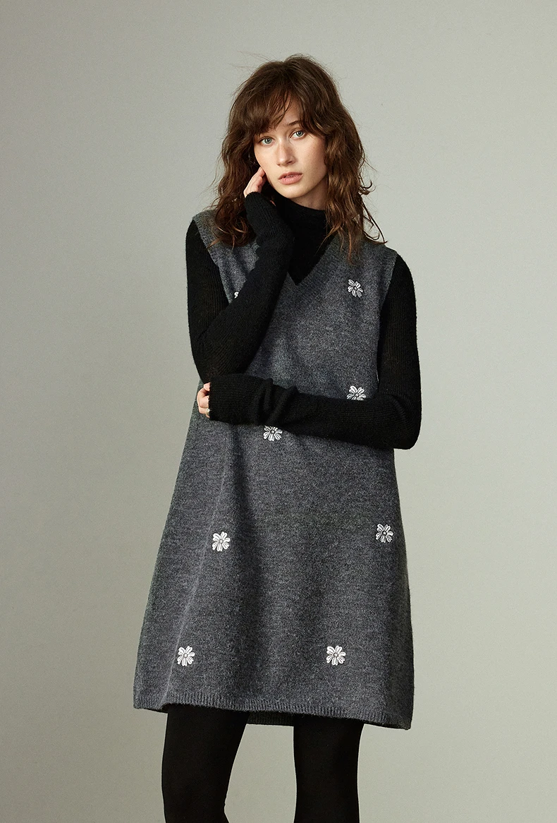 TOYOUTH Women Dresses 2025 Winter New Sleeveless Tank Dress Arctic Fleece Embroidered V-neck Knitted Dress