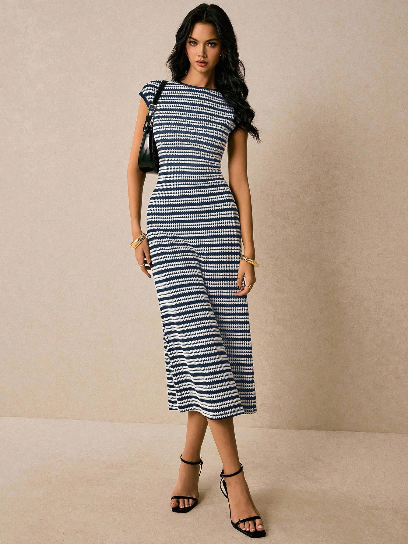 Elegant Sleeveless Knit Women's Long Dress with Round Neck and Color - Blocked Stripes for Fashionable and Casual Wear
