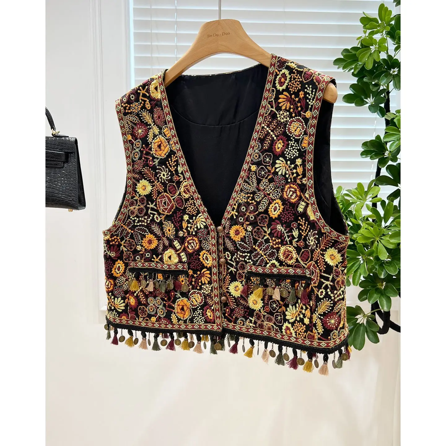 Women Vintage Boho Ethnic Floral Printed Vest Spring Fall V-neck Tassel Cropped Sleeveless Casual Waistcoat for Daily Outfit